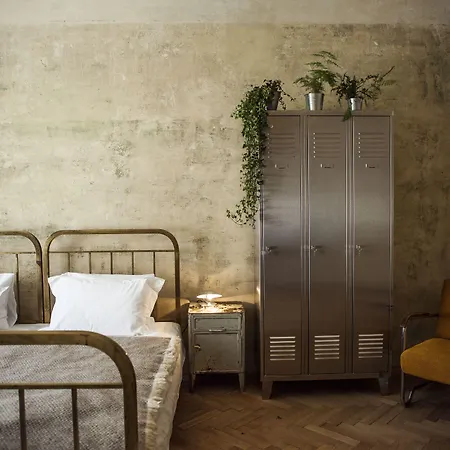 The Emerald Szálloda *