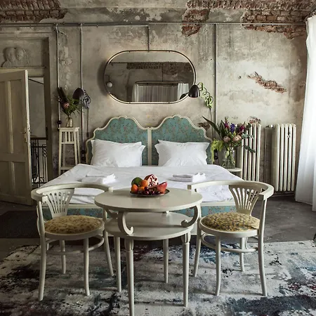 The Emerald Szálloda *