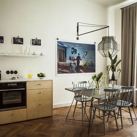 The Emerald Szálloda *