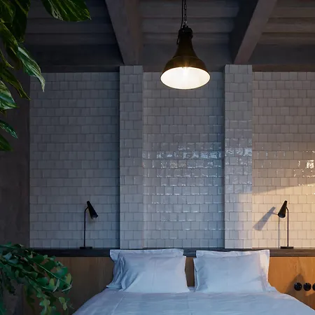 The Emerald Hotell